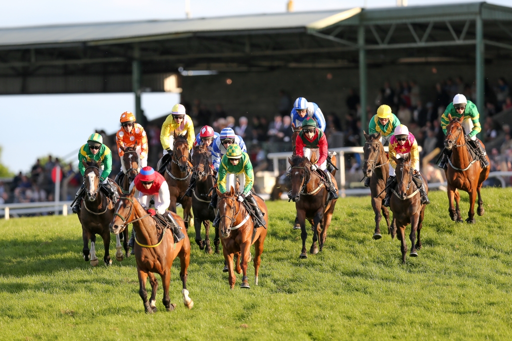 Summer Monday Evening Racing